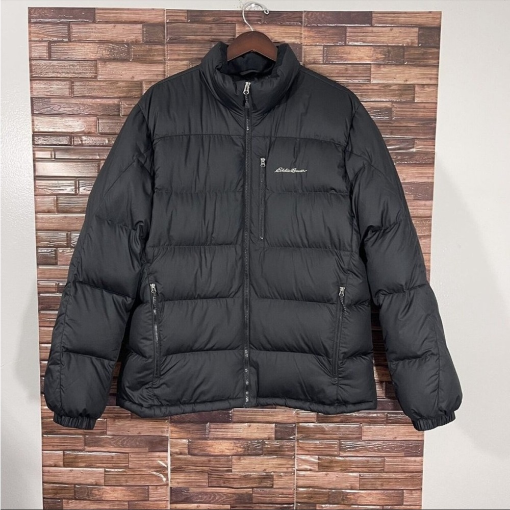 Eddie Bauer Mens Size L EB650 Fill Down Jacket
Insulated Black Full Zip Pockets